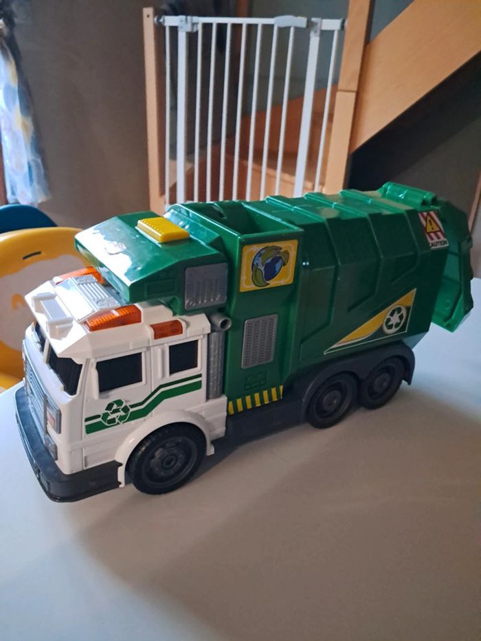 Camion poubelle - photo numéro 5