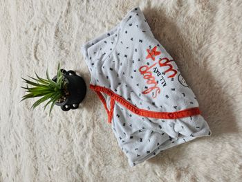 🌟Smiley - Pyjama 1 pièce rouge et blanc - Taille 18 mois