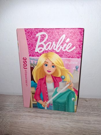 Livre de poche Barbie Styliste