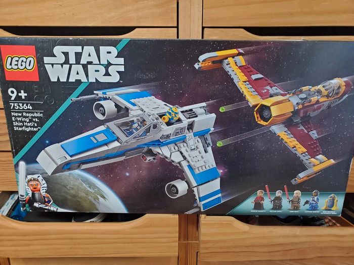 Lego Star Wars double chasseur . NEUF .