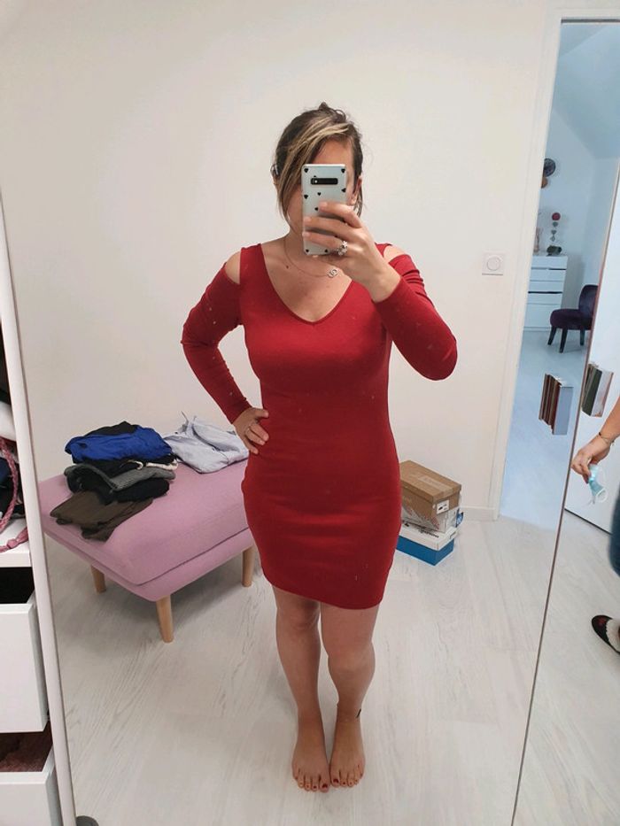 Robe moulante rouge - photo numéro 3