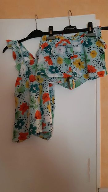Magnifique ensemble short débardeur 8 ans