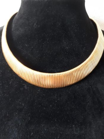 Très belle collier doré