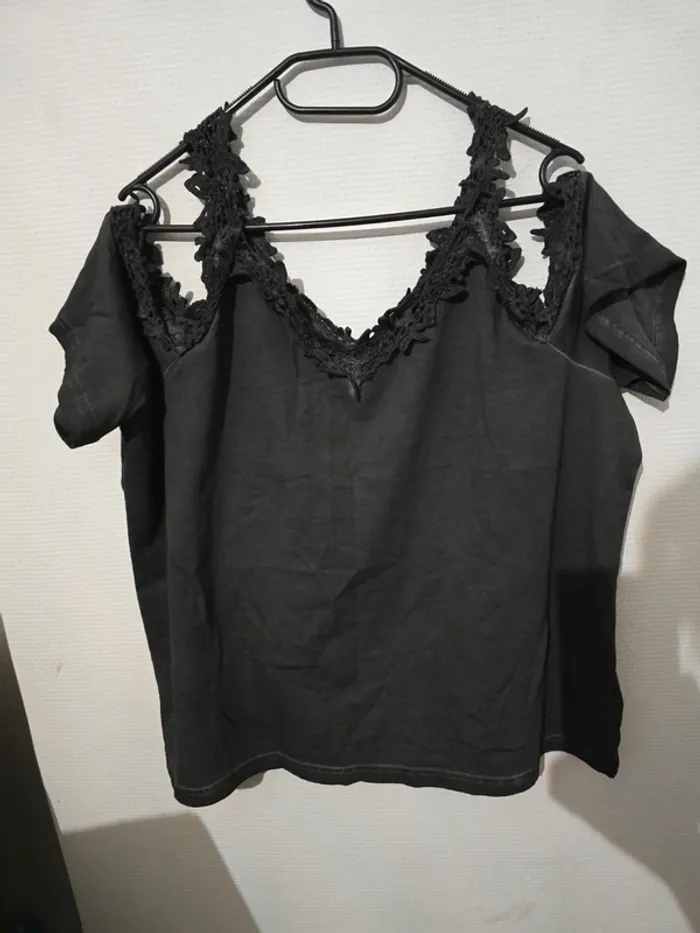 Tee shirt