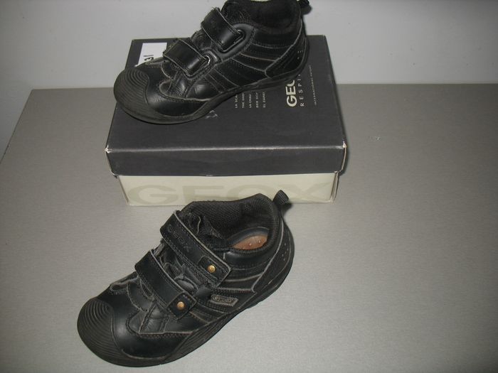 CHAUSSURES NOIRES A SCRATCH GARÇON "GEOX" - P31 - n°02