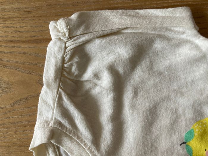 Tee-shirt motif fruits fille 9 mois - photo numéro 3