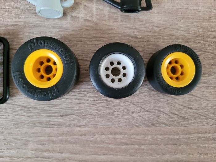 Lot playmobils accessoires de garage - photo numéro 4