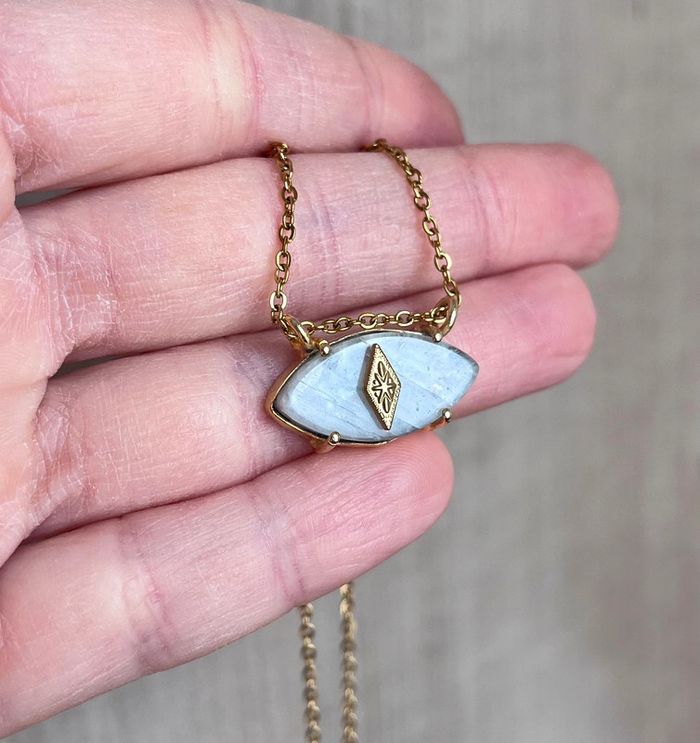 Collier amulette œil protecteur Pierre de Lune - photo numéro 3