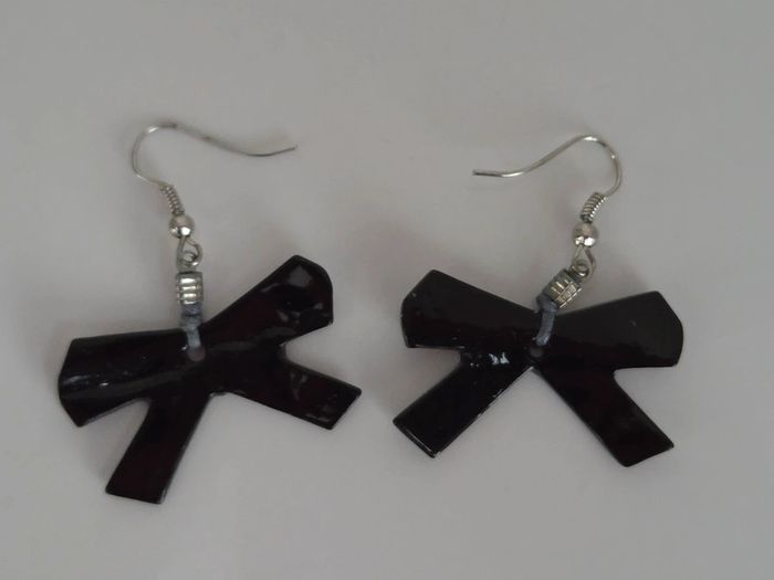 Boucles d'oreilles noeud noire