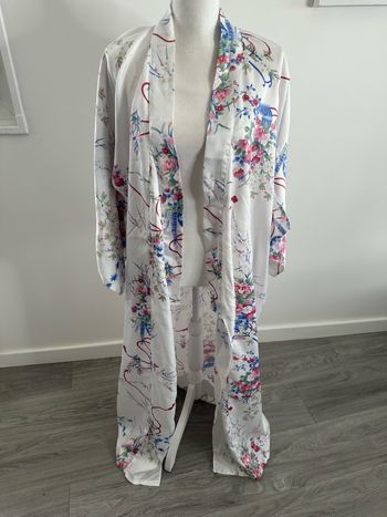 Kimono à fleurs blanc et multicolore Daimaru Vintage