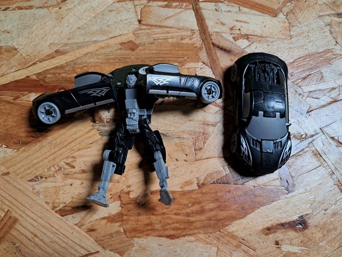 2 petites voitures transformer - photo numéro 2