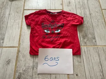 Très joli t-shirt noué Ladybug 6 ans