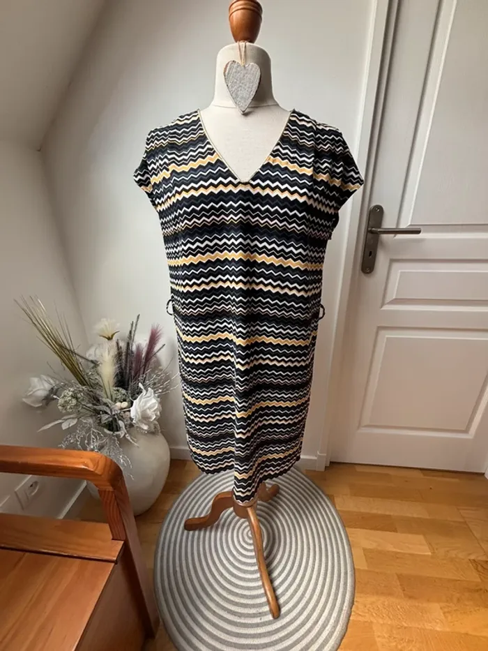 Sublime robe Edji T38 - photo numéro 2