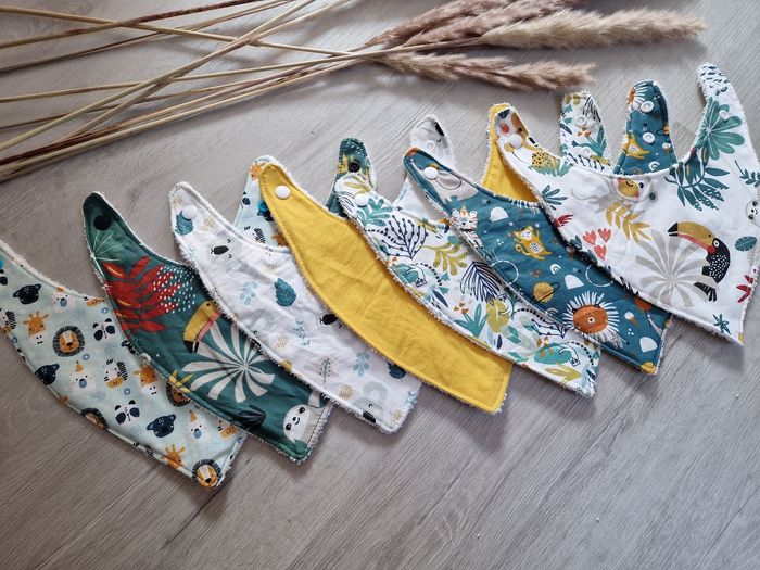 Lot 7 Bavoirs Bandana - photo numéro 3