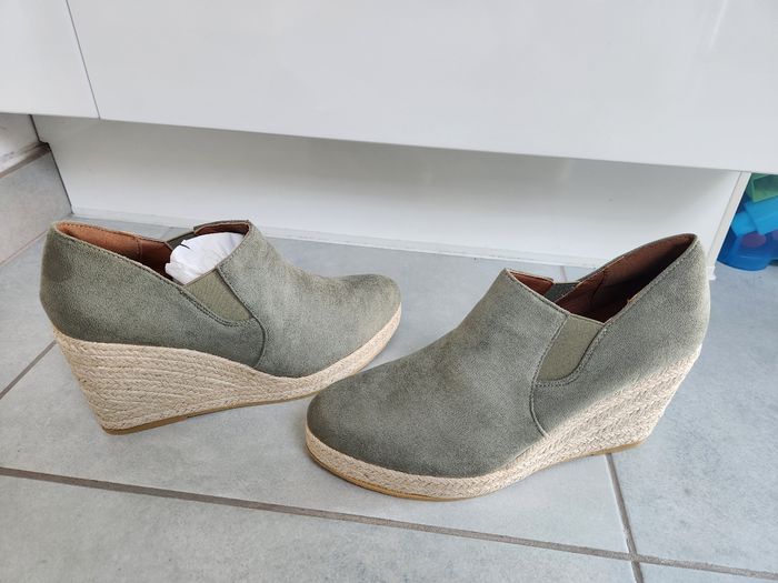 Mocassins compensés neufs
