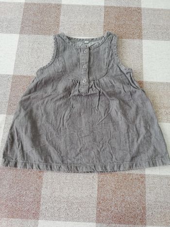 Robe grise sans manches 9 mois