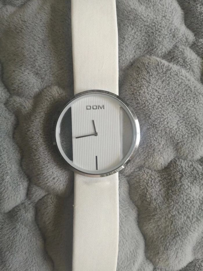 Montre DOM - photo numéro 2