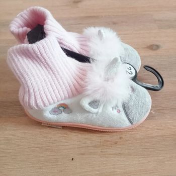 Pantoufle licorne 22