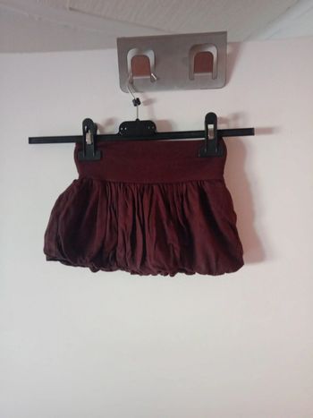 Joli mini jupe brune. 8 ans