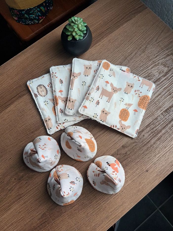 Lot debarbouillette + cône pare-pipi