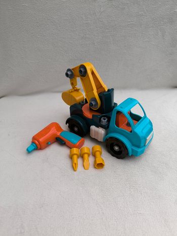 Camion-grue à construire