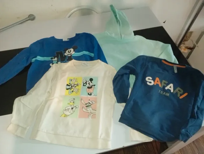 Lot de 4 sweats 6 ans