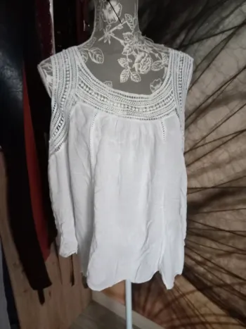 Blouse  épaules dénudée