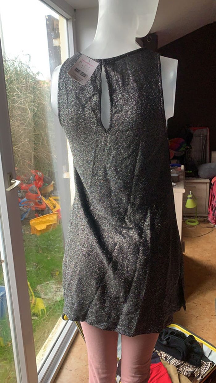 Jolie robe noire scintillante - photo numéro 2