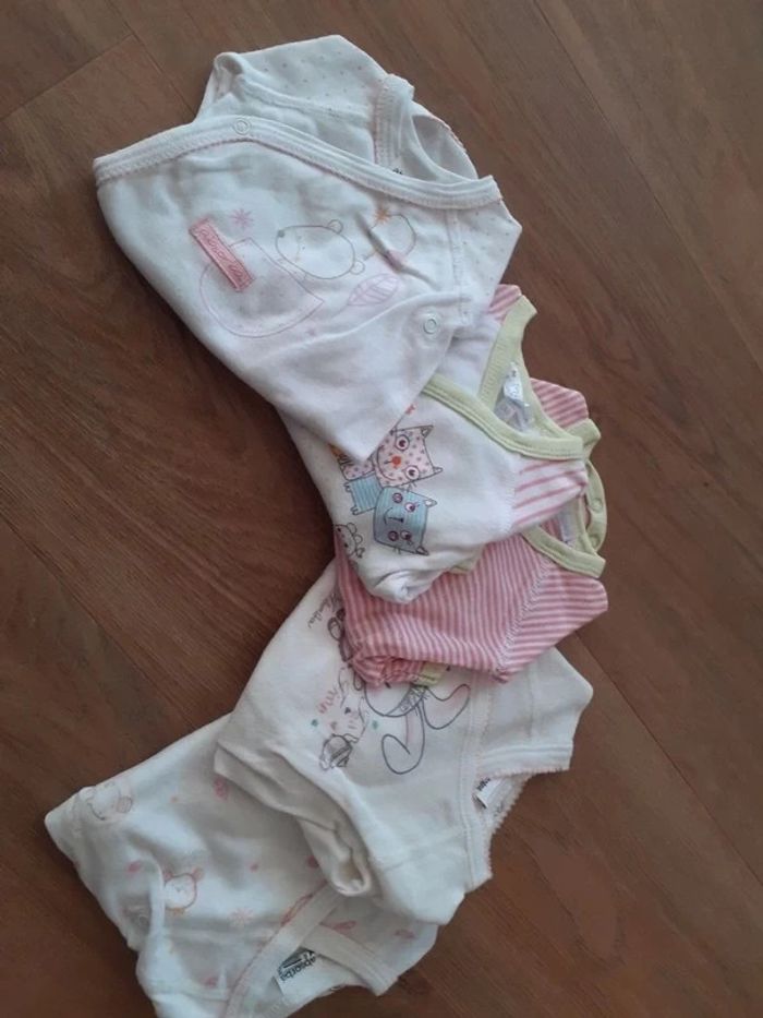 Lot 18 pièces naissance et 1 mois - photo numéro 8