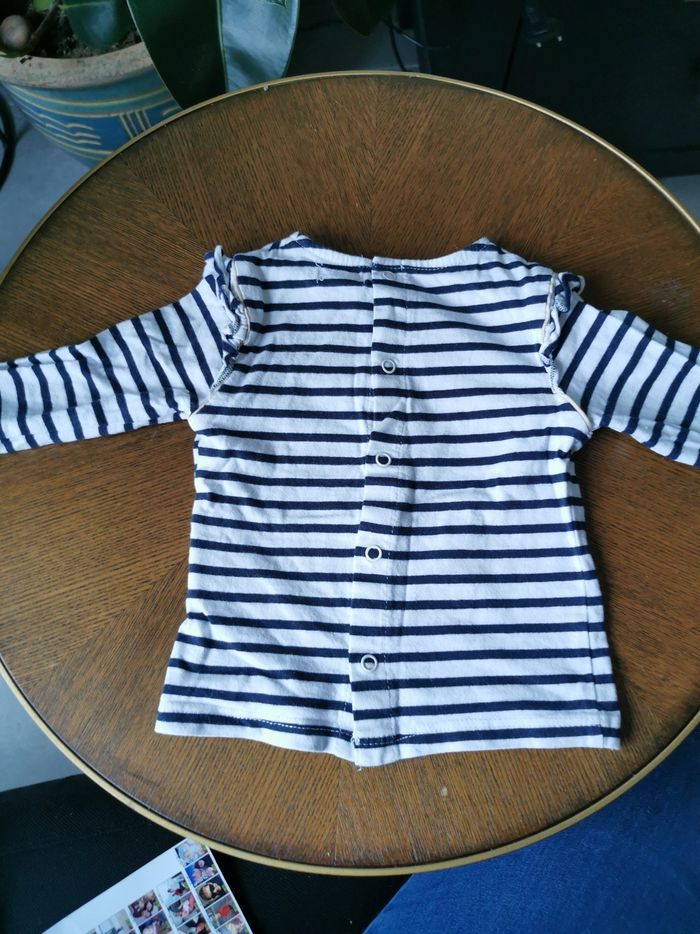 T-shirt manches longues bébé fille 3 mois kikiabi en TBE - photo numéro 2