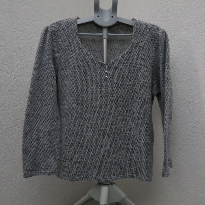 ✨ Pull gris texturé – élégant & confortable ! ✨