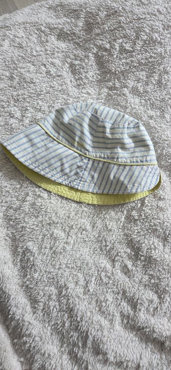 Chapeau okaidi 2/3ans