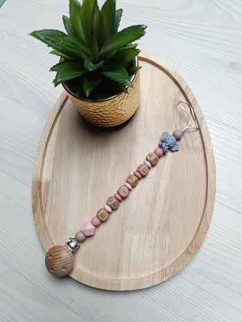 Attache tétine personnalisée