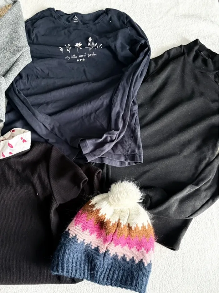 Lot vêtements fille 12 ans hiver – Kiabi, In Extenso, Décathlon – pulls, t-shirts, bonnet pas cher - photo numéro 4