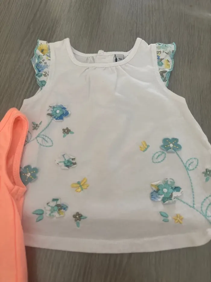 Lot t shirt 6 mois - photo numéro 4