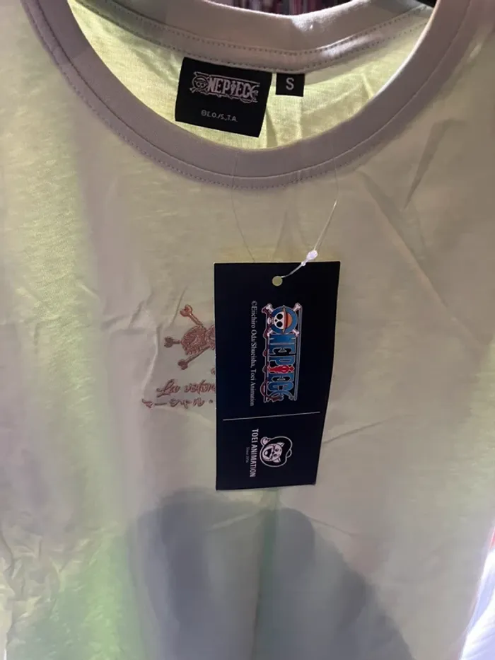 T-shirt One Piece “Les Morts de Gol D. Roger” - Taille S - 12€ - photo numéro 3