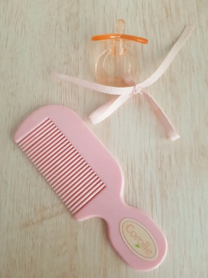 Sucette Corolle, pot Vertbaudet et accessoires pour poupée - photo numéro 6