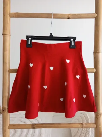 Jupe rouge motifs cœurs blancs H&M 8 / 10 ans
