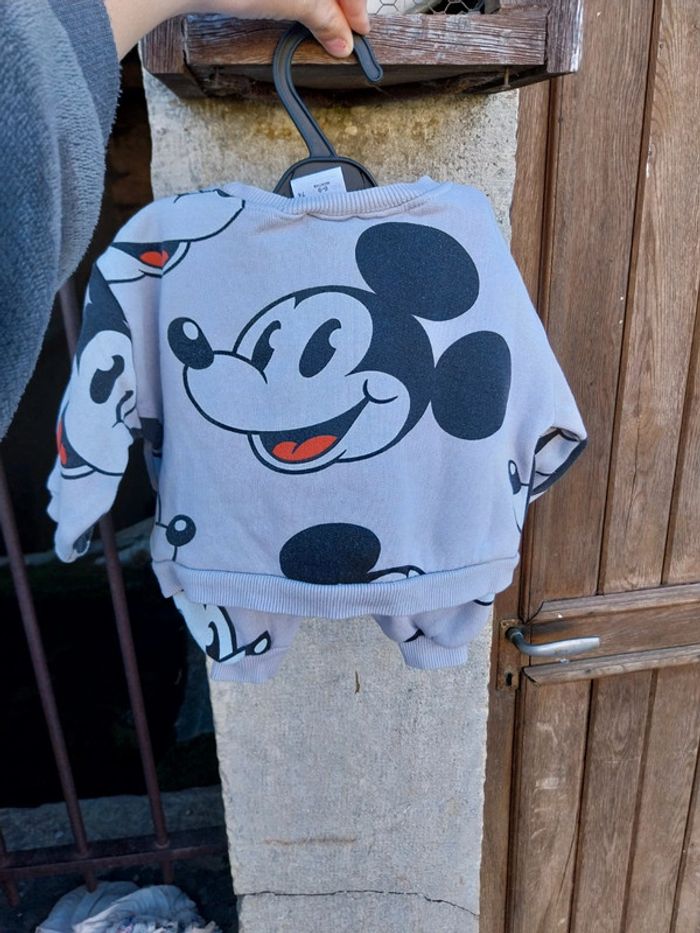 Ensemble mickey  bébé garçon zara 6.9 mois - photo numéro 2