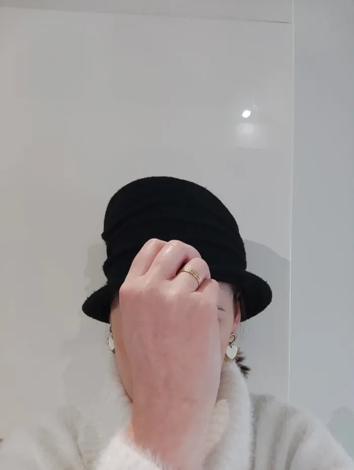 Bonnet/ chapeau souple noir - très bon état - photo numéro 3