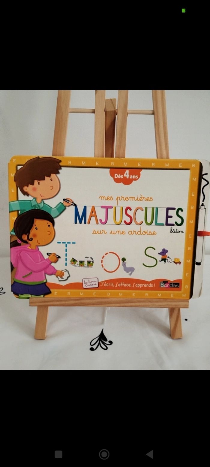 Livre ardoise mes premières majuscules sur une ardoise Bordas