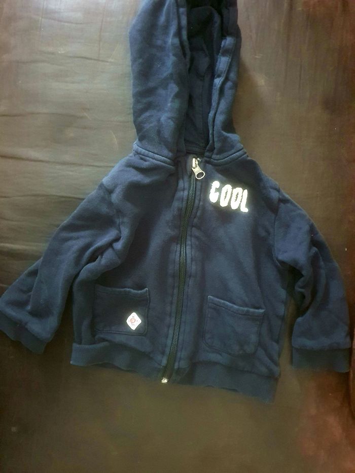 Sweat à capuche zipper kiabi 24 mois