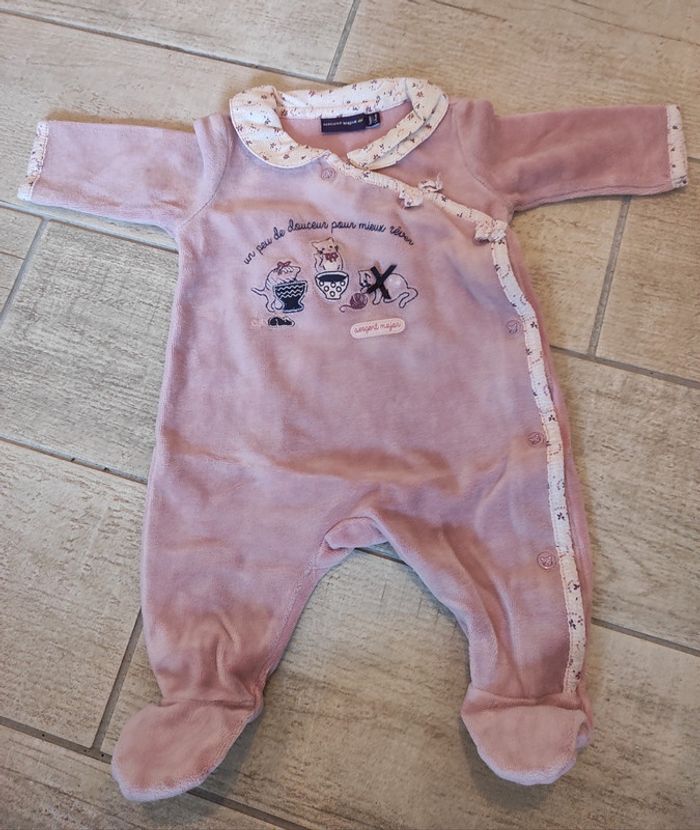 Lot pyjamas et combinaison 1 mois - photo numéro 2