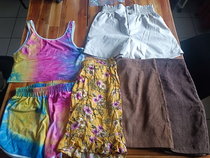 Lot 3 jupes 1 short 1 jpyjashort