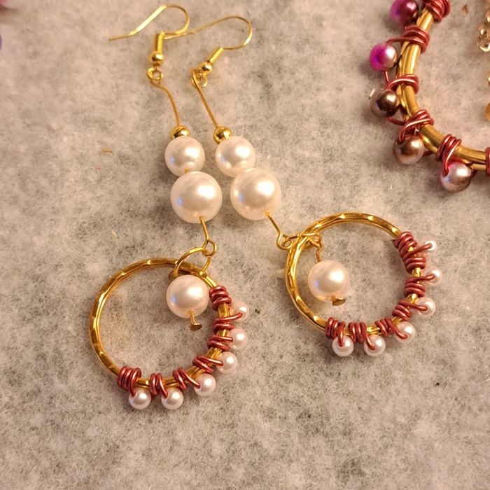 Lot de boucles d'oreilles pendante rouge/rose et blanc - photo numéro 7