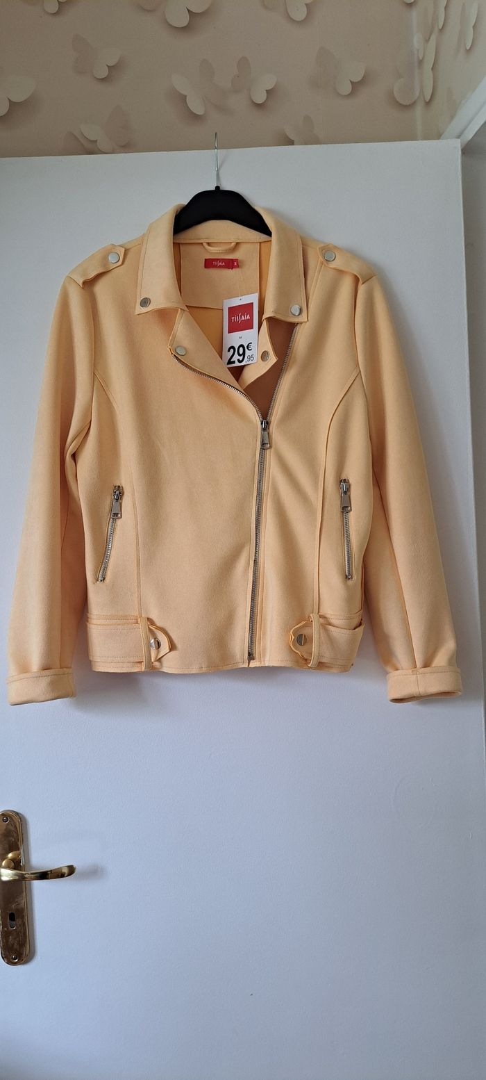 Veste genre suédine