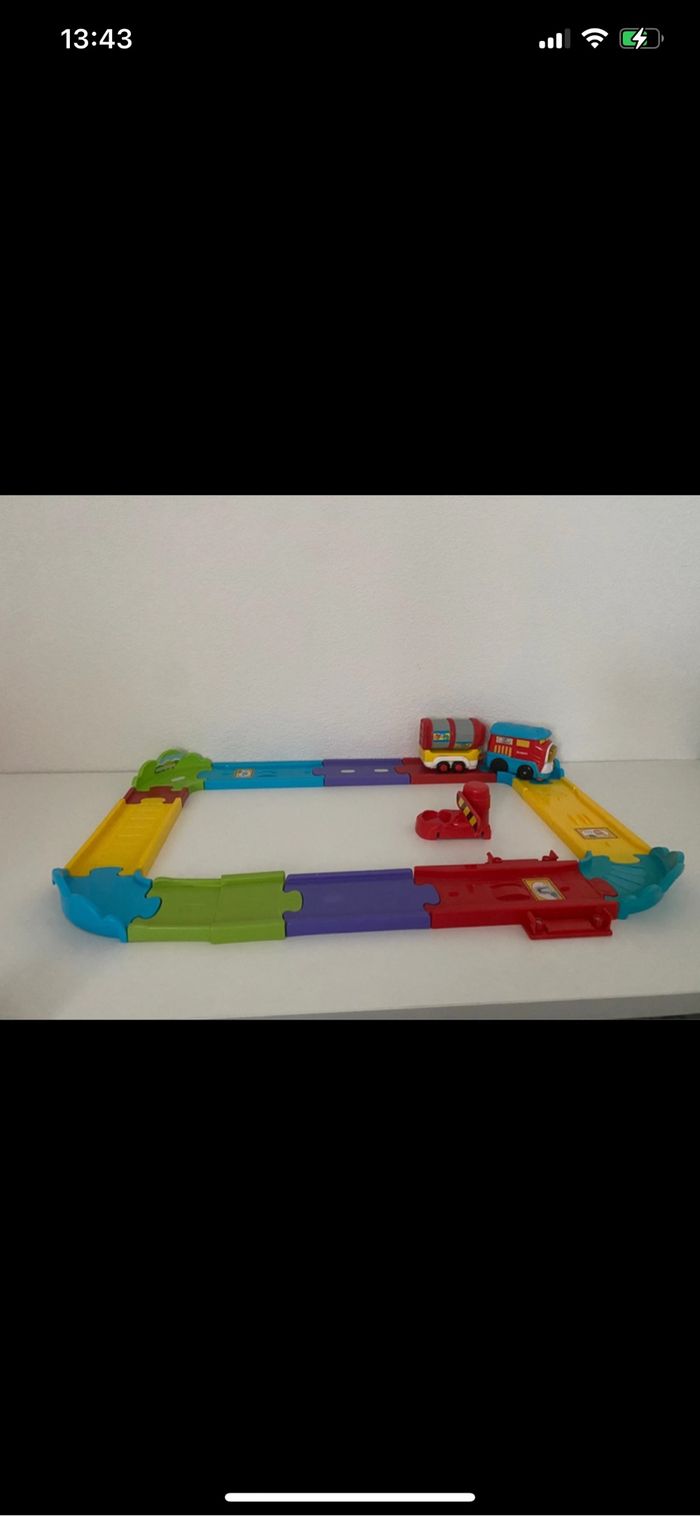 Circuit train tut tut bolides + train Ruben et la citerne Vtech - photo numéro 6