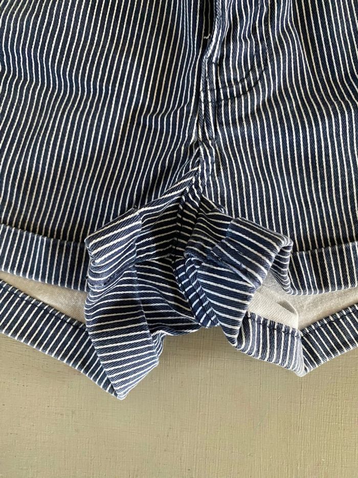 Short H&M marine et blanc à rayures style marinière taille 34 - photo numéro 9