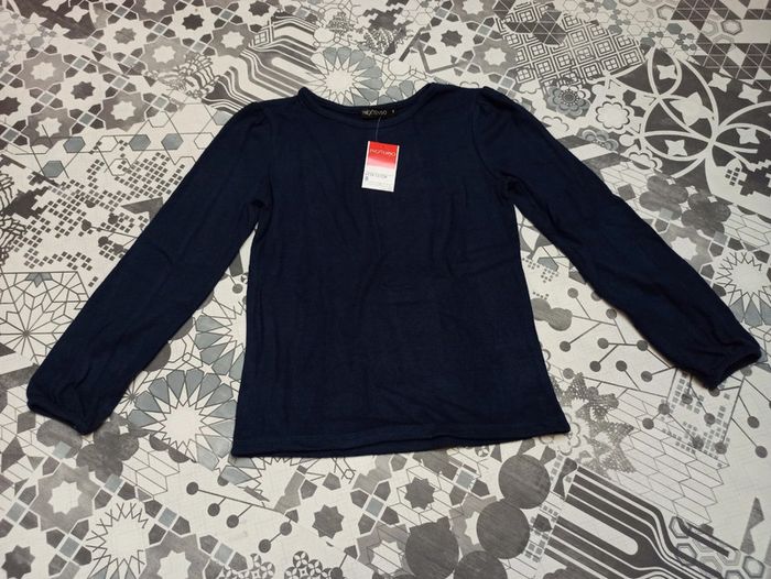Pull léger bleu marine neuf