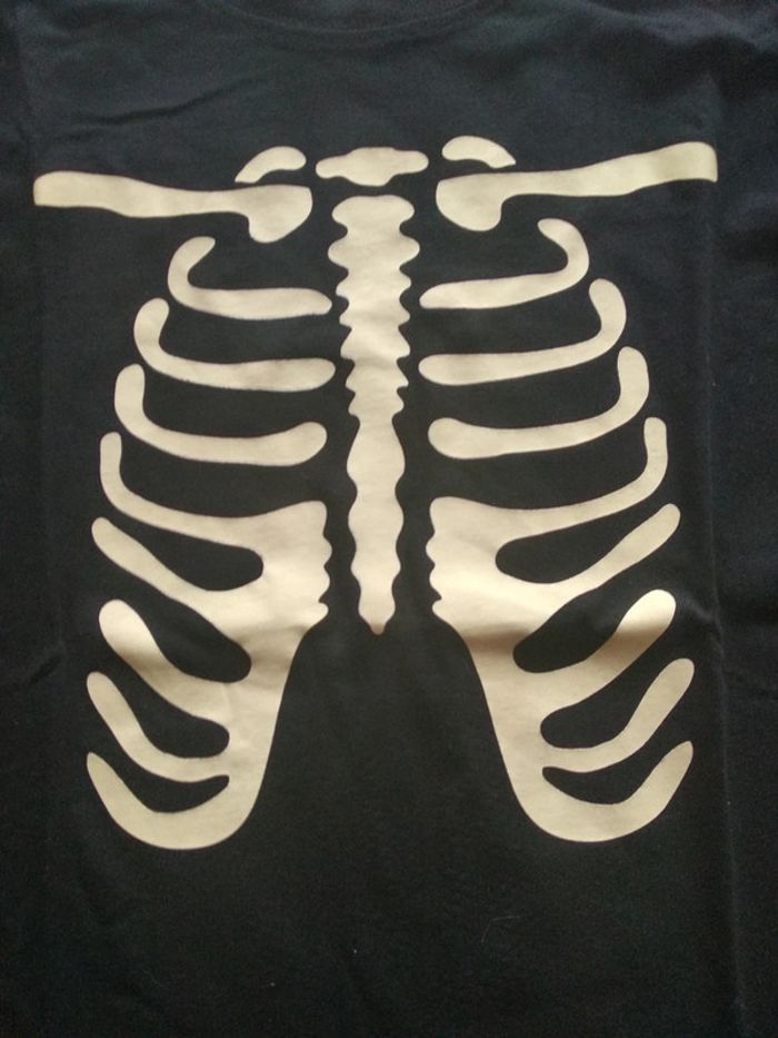 T shirt taille 10/12 ans - photo numéro 2